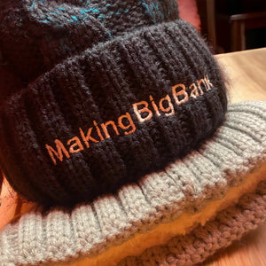 MAKINGBIGBANK BOBBLE HAT ( savingbigbank edition)